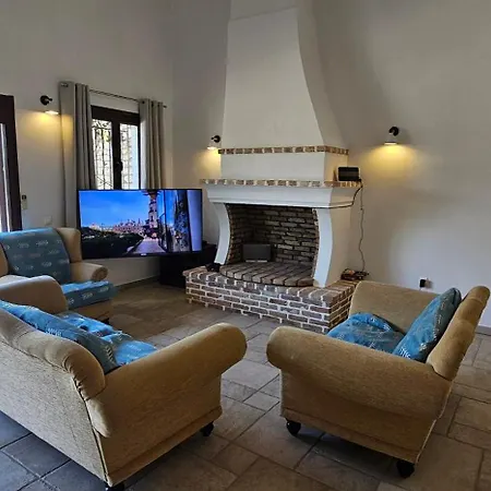 The Little Olive Press, 别墅