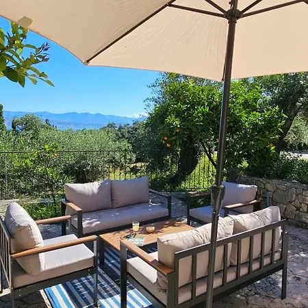 The Little Olive Press, 别墅 卡西奥皮